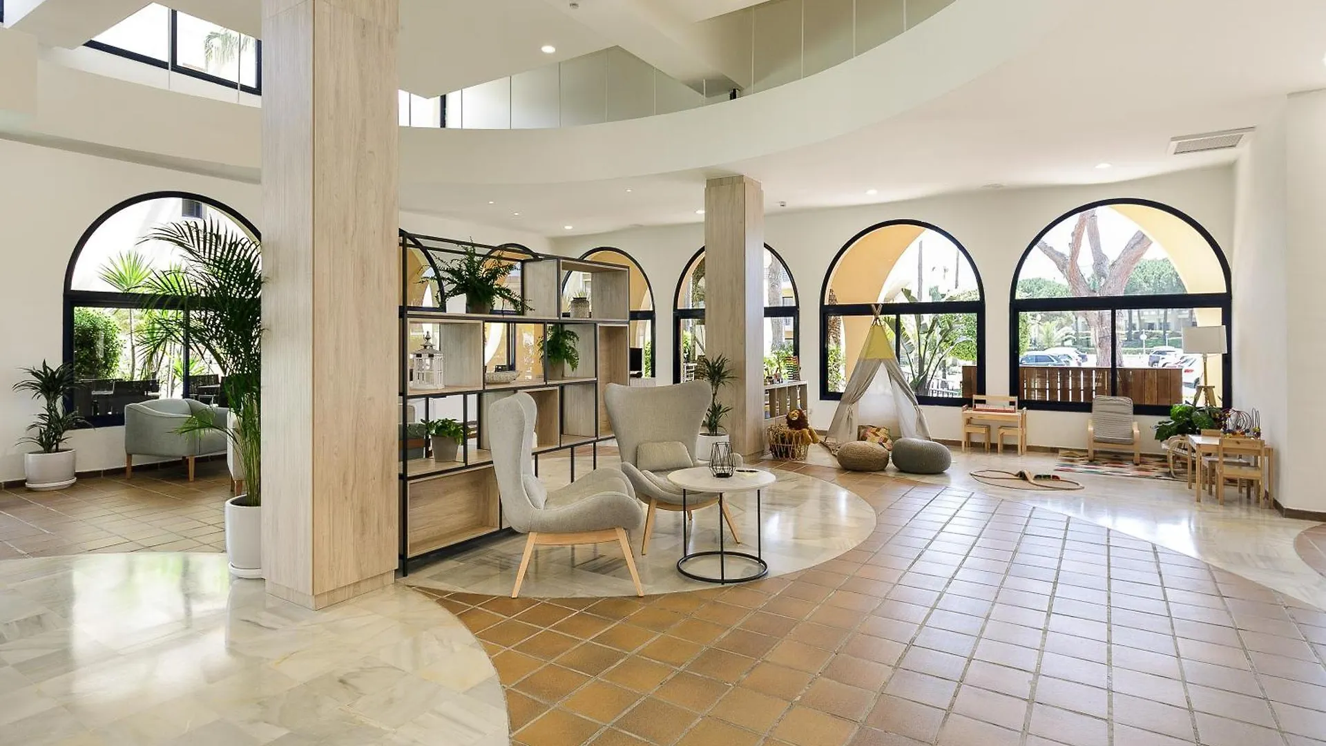 Sol Sancti Petri Aparthotel 치클라나 데 라 프론테라 3*,