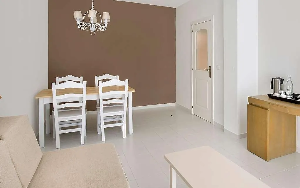 Sol Sancti Petri Aparthotel 치클라나 데 라 프론테라 3*,  스페인
